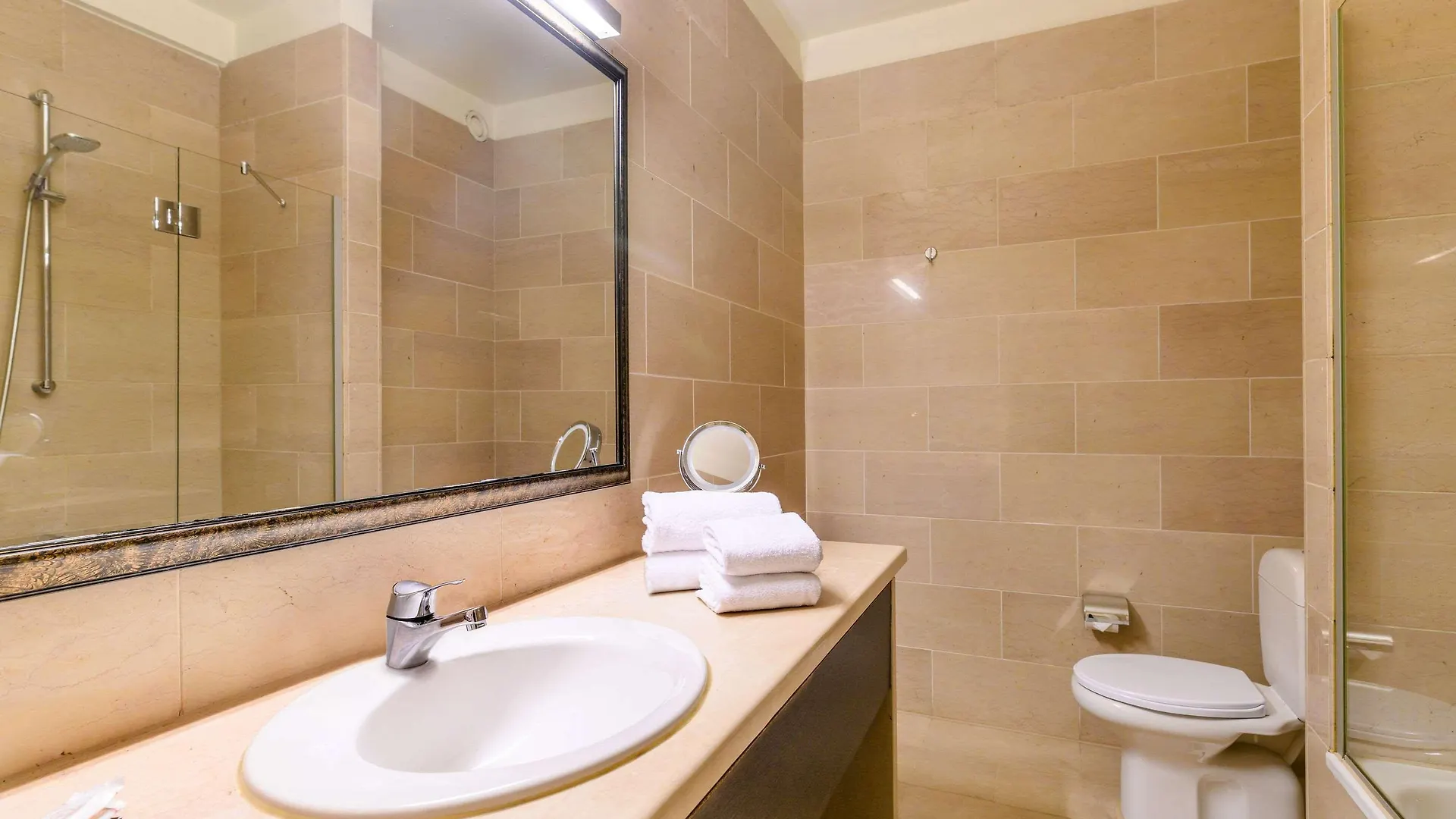 Hotel Opera Antwerpen Centrum 4*, אנטוורפן בלגיה