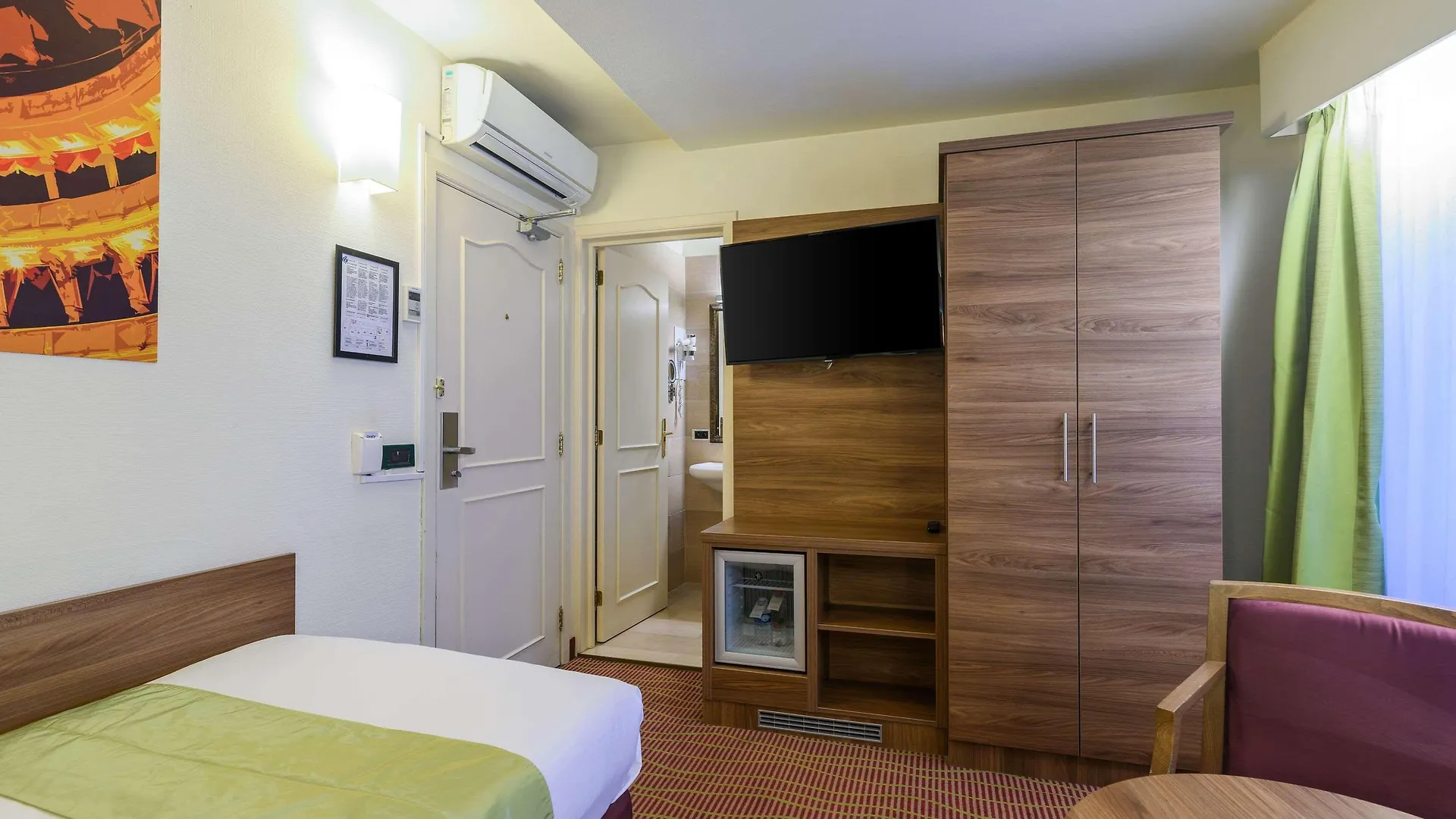 Hotel Opera Antwerpen Centrum 4*, אנטוורפן בלגיה