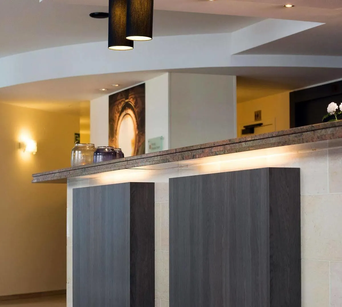 Hotel Opera Antwerpen Centrum 4*, אנטוורפן